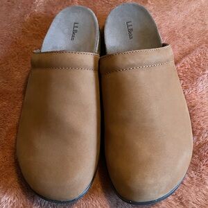 LL Bean Leather Clogs size 9 fit more like an 8-8.5 to me!